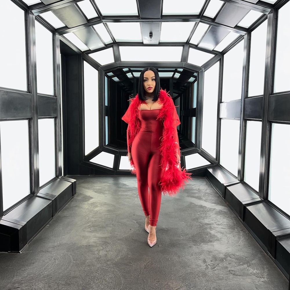 Naked wardrobe outfit